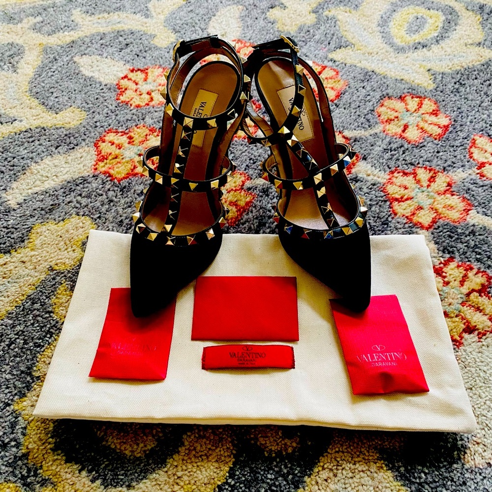 Valentino Rock stud Accents Velvet T-Strap Pumps size 6 or 36 new